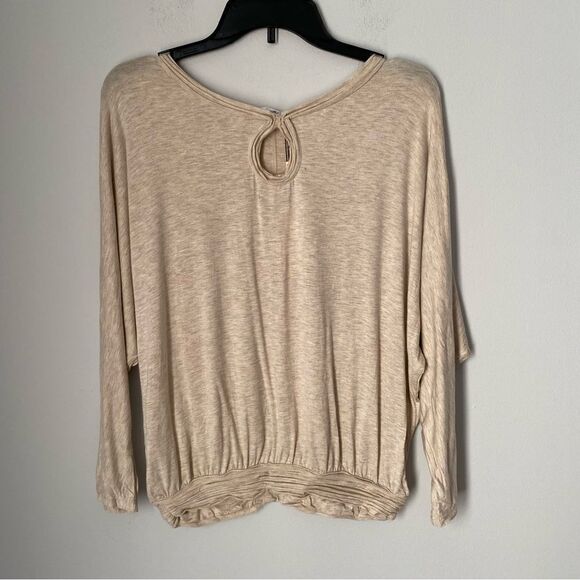Studio M Women’s Long Sleeve Keyhole Opening Tan Color Blouse size M - Picture 1 of 3
